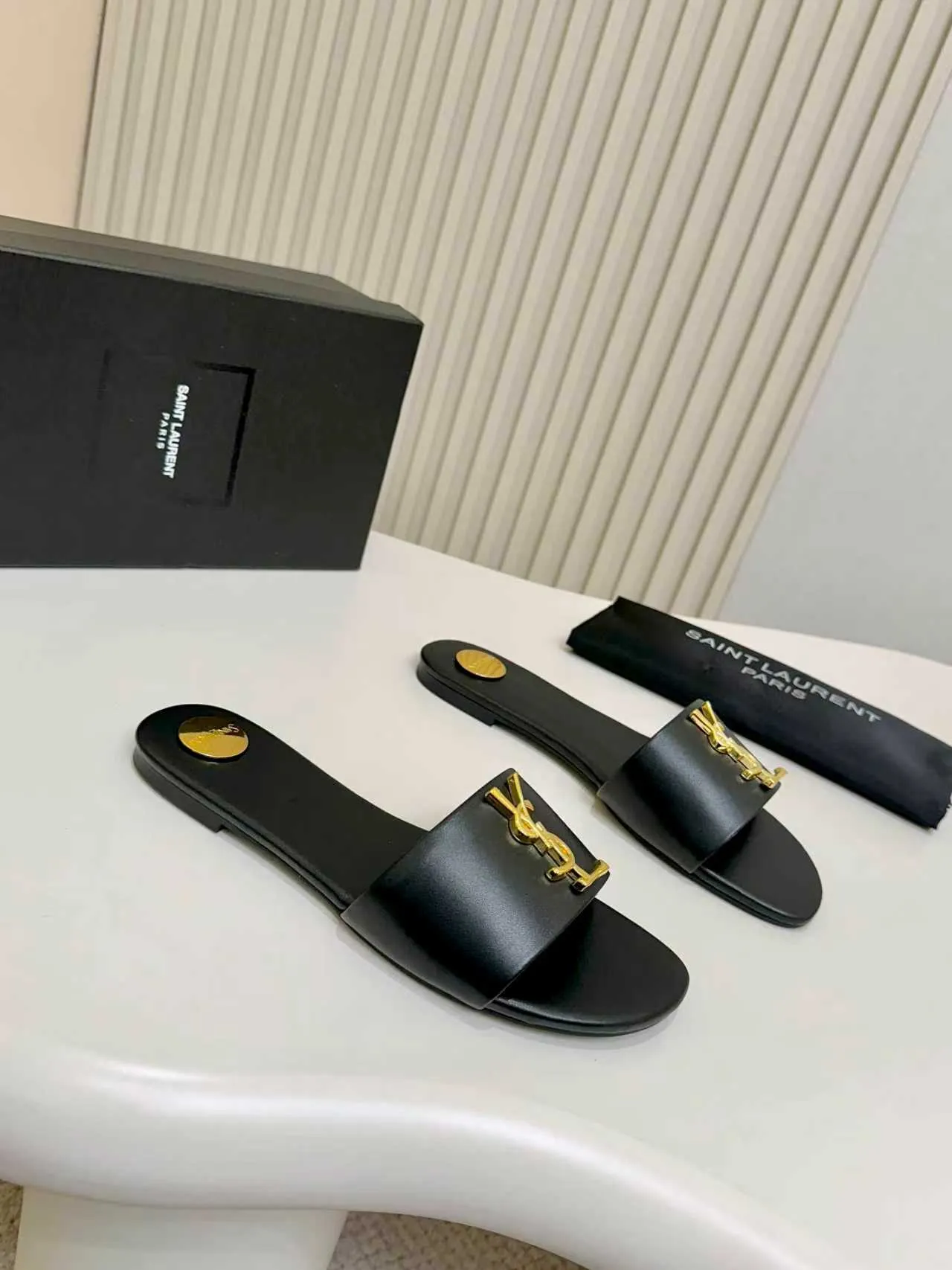 👟👟Ex-factory price 340👟👟 Genuine leather sole +40 YSL new model, upper cowhide leather lining sheepskin, size 35-44, rubber sole, genuine leather sole +40